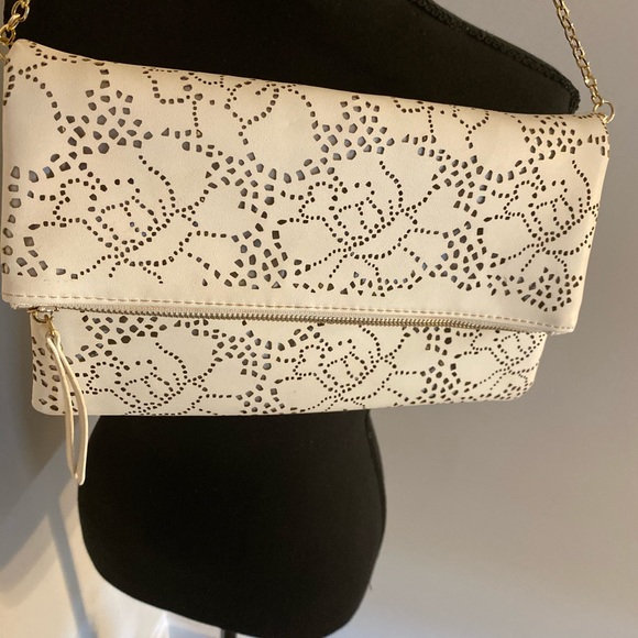 White Crossbody Bag with Gold Strap by Urban Expression Excellent Condition. - Picture 2 of 5